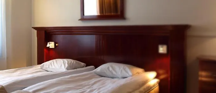 Lapland Northern Lights Ilveslinna